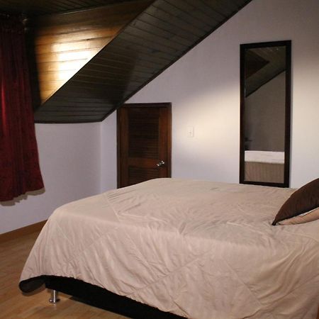 Hospedaje Sary House Bogota Ngoại thất bức ảnh